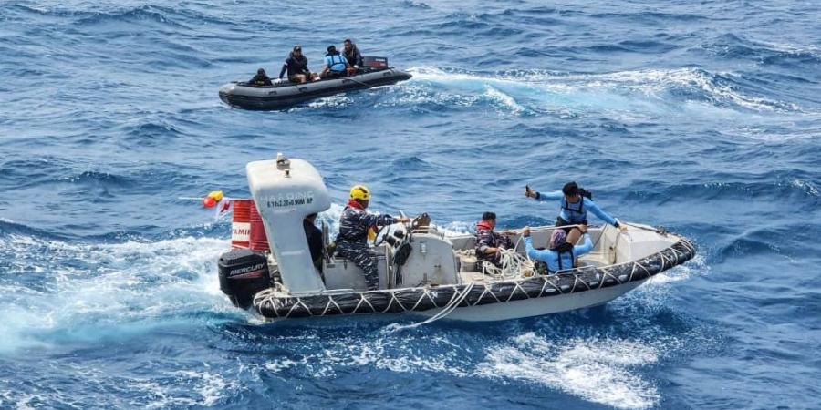 إندونيسيا.. ارتفاع حصيلة ضحايا عبارة انقلبت في بحر جاوة إلى 20 قتيلًا - تواصل نيوز