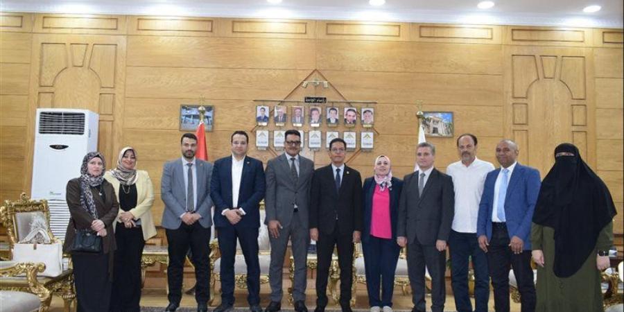 يشمل دعم واستخدام مصادر الطاقة المتجددة، جامعة بنها توقع بروتوكول تعاون مع مياه القليوبية - تواصل نيوز