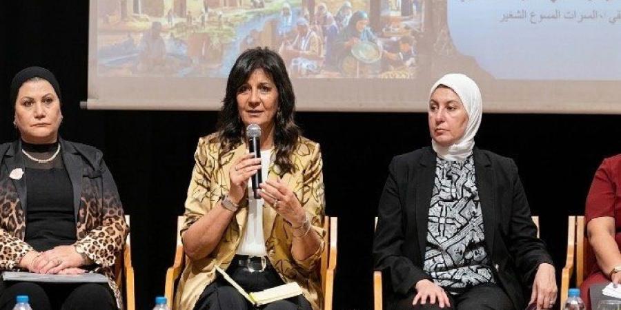 نبيلة مكرم: الهوية الوطنية أمانة مشتركة.. والذاكرة والتنوع والوعي والقيم والخدمة ركائز أساسية لبناء الأجيال - تواصل نيوز