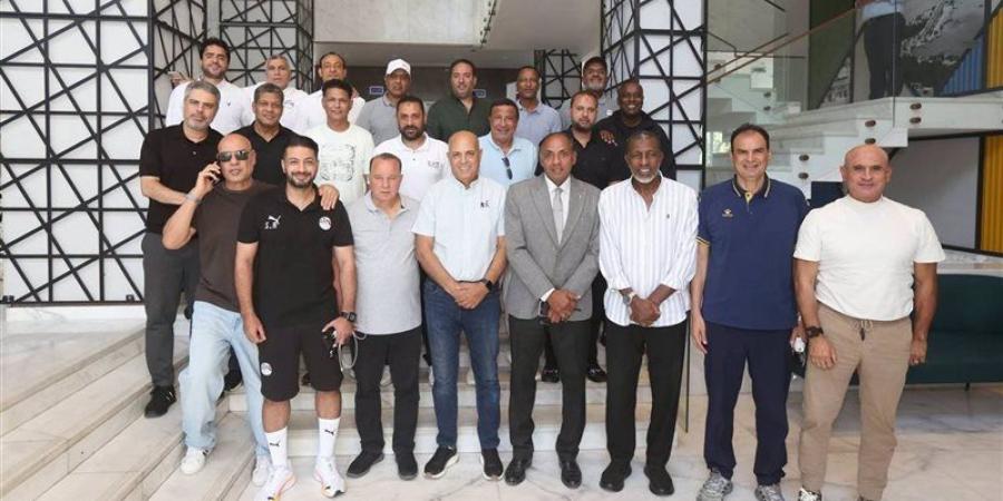 مدربو الرخصة PRO يحضرون مباراة مصر وليبيا في الإسماعيلية (صور) - تواصل نيوز