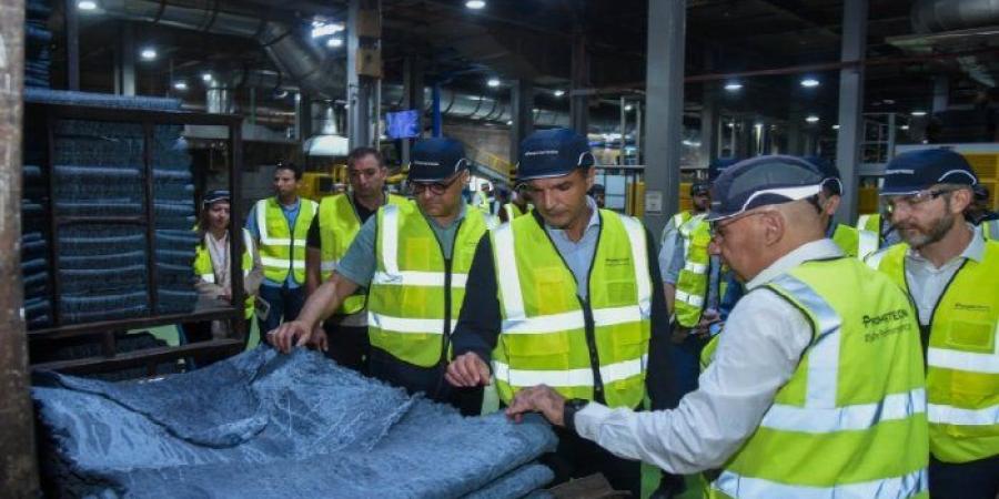 خلال جولته بالإسكندرية.. وزير الصناعة يؤكد دعم صناعة الكربون الأسود وتلبية احتياجات السوق المحلي - تواصل نيوز