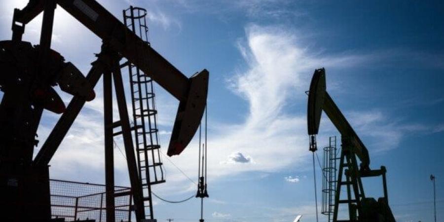 تعثر المفاوضات الأمريكية الإيرانية يدفع أسعار النفط للارتفاع 4% - تواصل نيوز