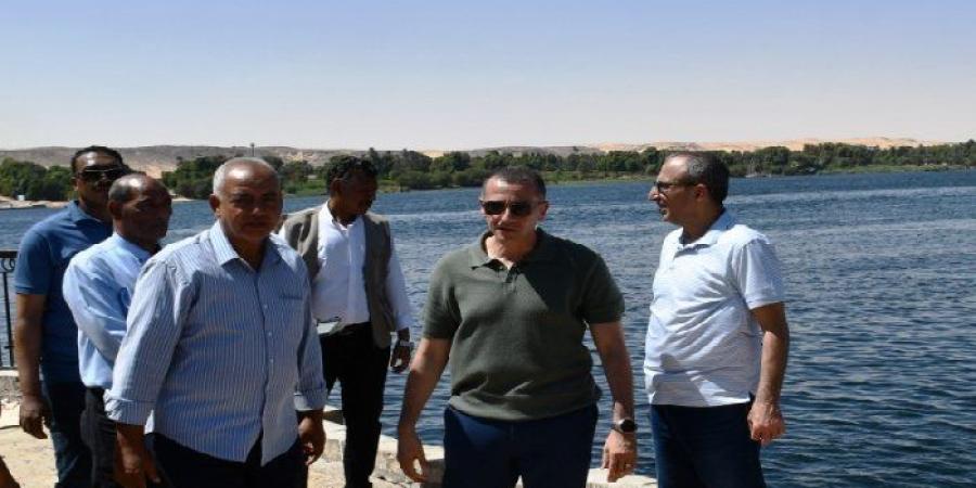 محافظ أسوان يتفقد تجهيز ملاعب البادل بحديقة مدكور أبو العز - تواصل نيوز
