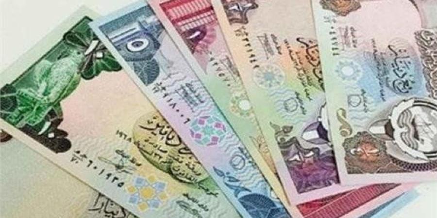 الريال العماني والدينار الكويتي بكام؟.. أسعار العملات العربية اليوم السبت 26 سبتمبر 2026 - تواصل نيوز