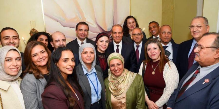 وزير الخارجية يلتقي المصريين العاملين في الأمم المتحدة بنيويورك - تواصل نيوز