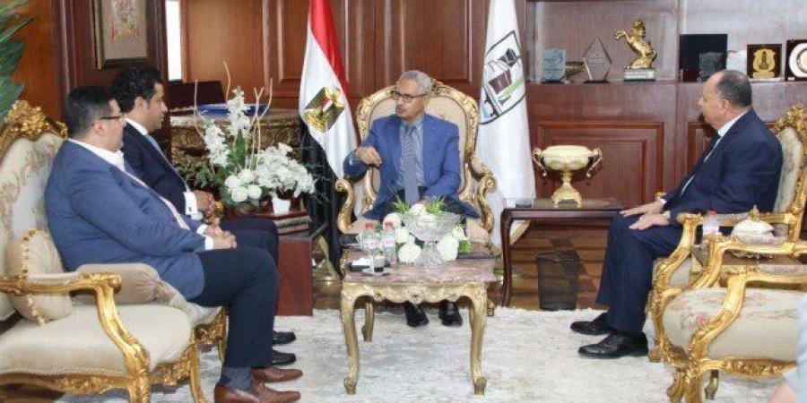 محافظ بني سويف يبحث مع النواب مشروعات المياه والصرف.. 17 كيلومترًا من الشبكات جاهزة للتشغيل - تواصل نيوز