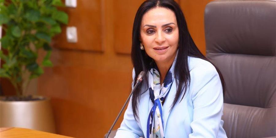 وزيرة التضامن تهنئ صفاء أبو السعود بعد حصد جائزتين بالمهرجان العربي للإذاعة والتليفزيون - تواصل نيوز