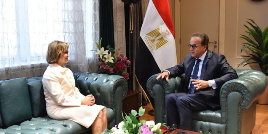 وزير الصحة يبحث توطين صناعة الأجهزة الطبية واستخدام الذكاء الاصطناعي لتحسين الخدمات - تواصل نيوز
