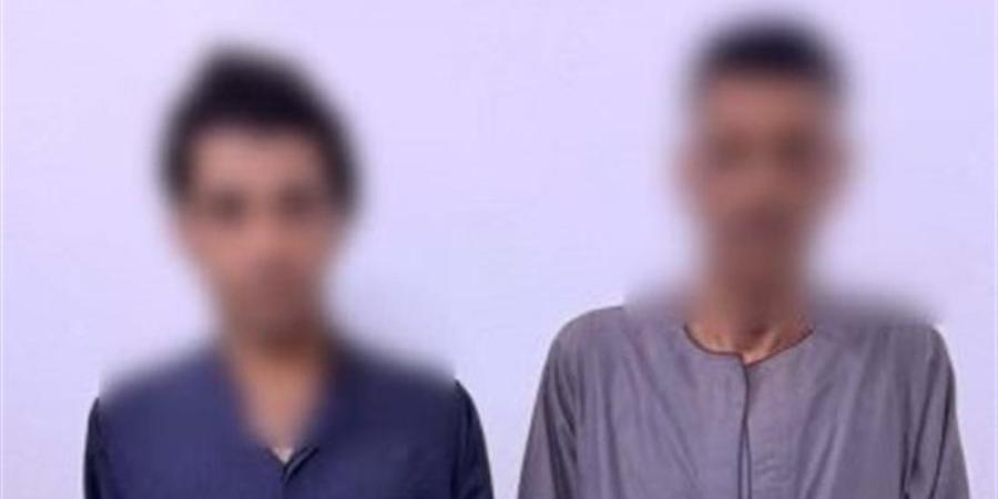 ضبط 3 عاطلين لسرقة مبلغ مالي من داخل محل بأسيوط بعد تداول فيديو للواقعة - تواصل نيوز