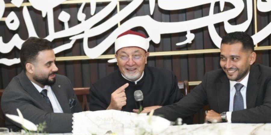 بحضور الأسرة والمقربين.. خالد الجندي يعقد قران نجل الفنانة صابرين - تواصل نيوز