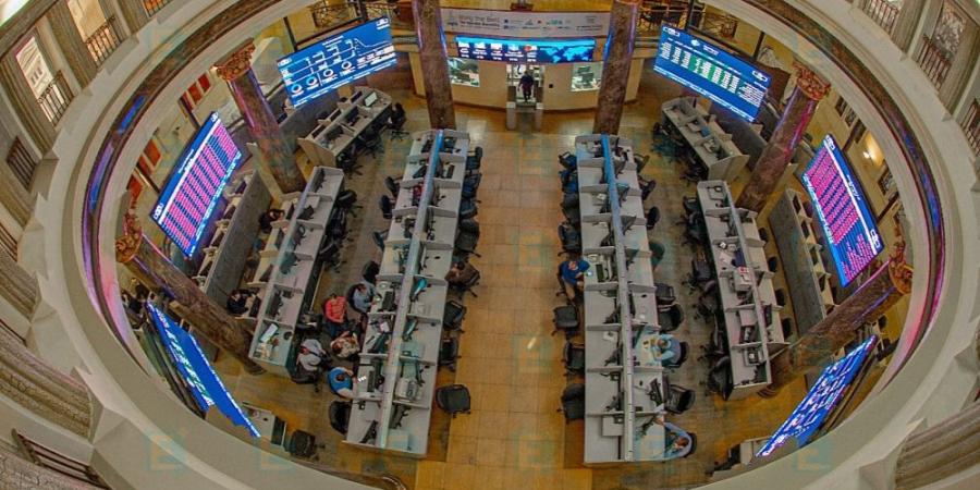 "إيجي إكس 30" ينخفض.. مؤشرات البورصة المصرية تغلق على تراجع - تواصل نيوز