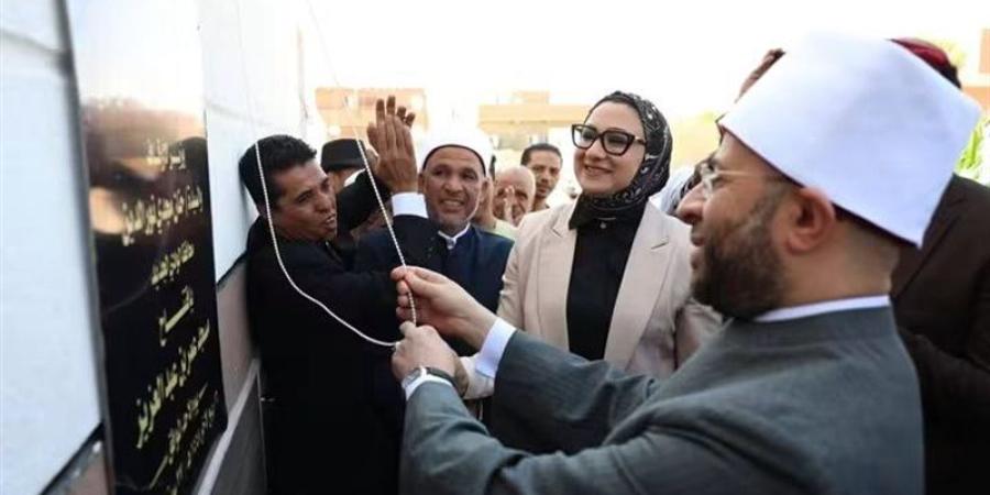 بتكلفة 4.4 مليون جنيه، وزير الأوقاف ومحافظ الوادي الجديد يفتتحان مسجد عمر بن عبد العزيز - تواصل نيوز