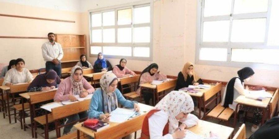 خطوات الحصول على التقييمات الأسبوعية للطلاب في صفوف النقل للعام 2026-2027 - تواصل نيوز
