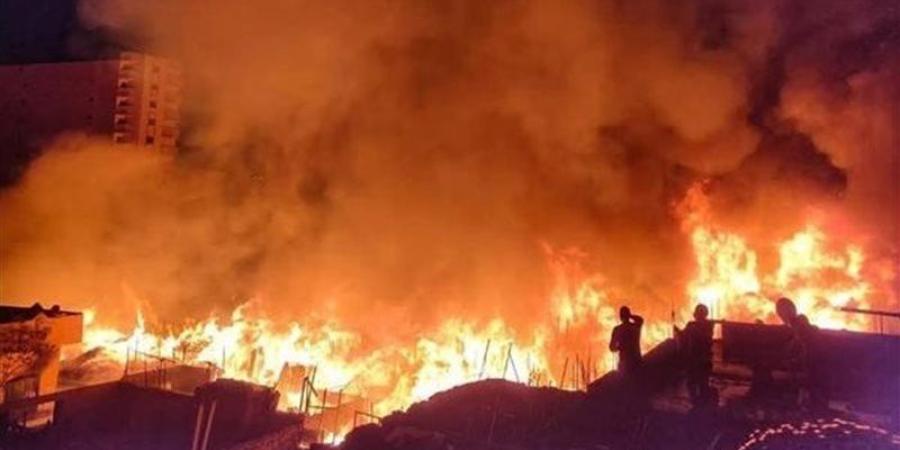 مدير أمن الفيوم ينتقل إلي موقع حريق مطعم المأكولات السورية بسنهور - تواصل نيوز