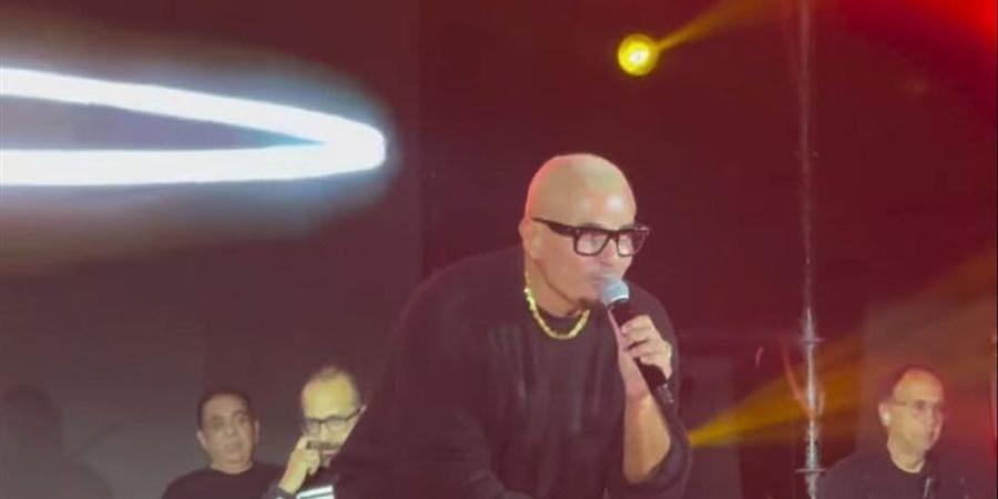 عمرو دياب يفاجئ جمهوره في حفل مول مصر بقرار غير مسبوق (فيديو) - تواصل نيوز