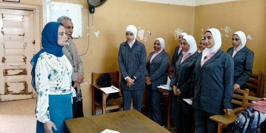 مدير فرع التأمين الصحي بالقليوبية تتفقد انتظام سير العمل بمعهد التمريض بشبرا الخيمة - تواصل نيوز