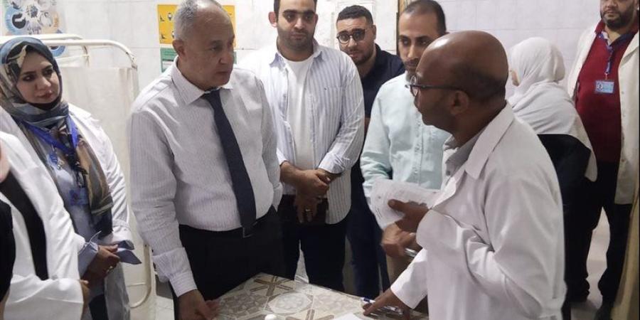 وكيل صحة القليوبية يتفقد مستشفيي بهتيم وأبو المنجا لمتابعة أقسام الطوارئ والرعايات - تواصل نيوز
