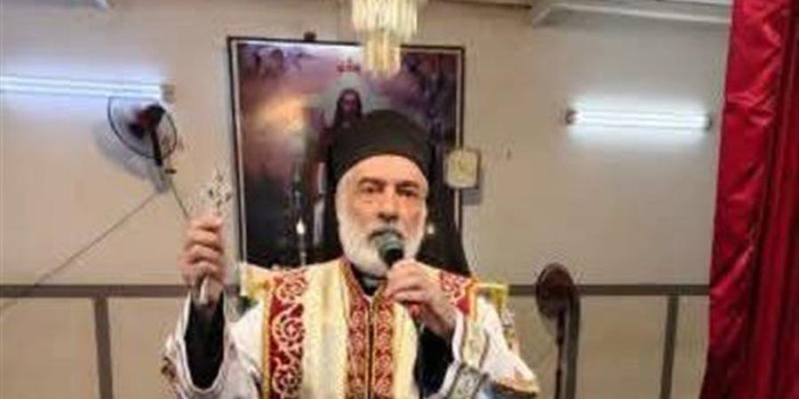 مطران كاثوليك المنيا يلقي كلمة عن الصليب في كنيسة القديسة تريزا بالحواصلية - تواصل نيوز