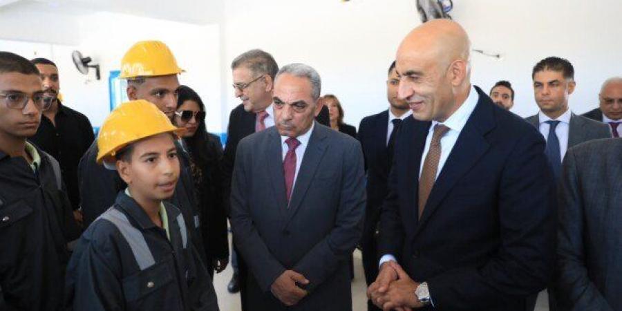 وزير التعليم ومحافظ الإسماعيلية يفتتحان مدرسة المهندس عبد الحميد أبو بكر للتكنولوجيا التطبيقية بفايد - تواصل نيوز