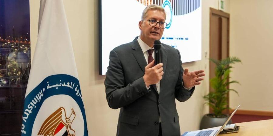 وزير البترول: نمتلك المقومات الأساسية لبناء قطاع تعدين متكامل - تواصل نيوز