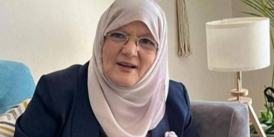 شمس البارودي تثير الجدل وشهيرة تدافع عنها: عشت في عوالم أخرى قبل حياتي الحالية - تواصل نيوز