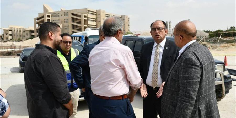 رئيس جامعة العاصمة يواصل جولاته لإنجاز المرحلة الأولى من المجمع الطبي - تواصل نيوز