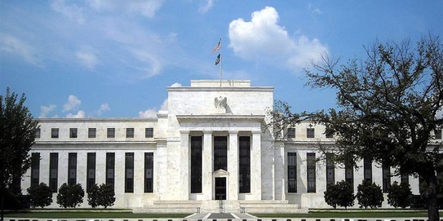 هل يغير الفيدرالي استراتيجيته لخفض التضخم قبل نهاية 2026؟.. ارتفاع أسعار النفط والطاقة يطيل أمد الضغوط التضخمية ويجعل المهمة أكثر صعوبة، ومصر في مرمى تأثيرات السياسة الأمريكية - تواصل نيوز