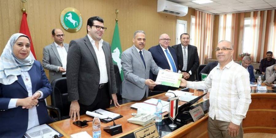 الأشموني يترأس اجتماع المجلس التنفيذى لمحافظة الشرقية - تواصل نيوز