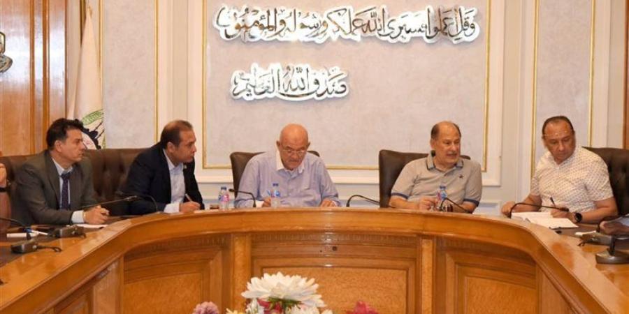غرفة القاهرة تتحرك لرصد مشكلات التجار، لجنة برئاسة صلاح العبد لبحث مطالب الشعب التجارية - تواصل نيوز