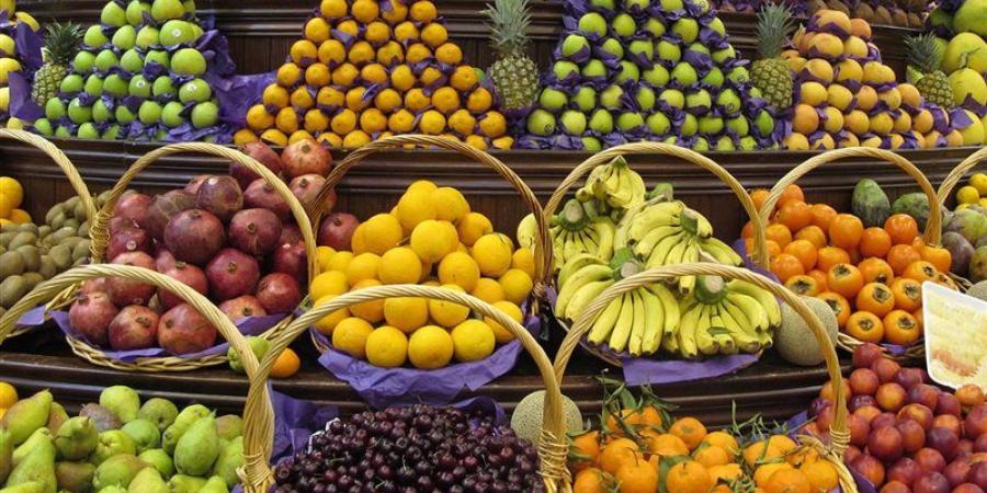 أسعار الفاكهة اليوم، العنب الأحمر بـ 25 جنيها والخوخ والكمثرى والبرقوق يتجاوزون الـ 70 - تواصل نيوز