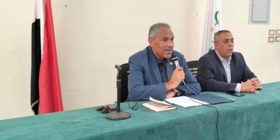 سكرتير عام المحافظة يعقد اجتماعاً مع الجهاز التنفيذي بمركز ومدينة الفيوم - تواصل نيوز
