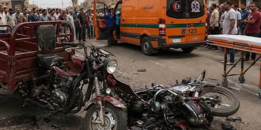 مصرع شاب في تصادم سيارة ملاكي ودراجة نارية أمام مدخل المنصورة الجديدة - تواصل نيوز