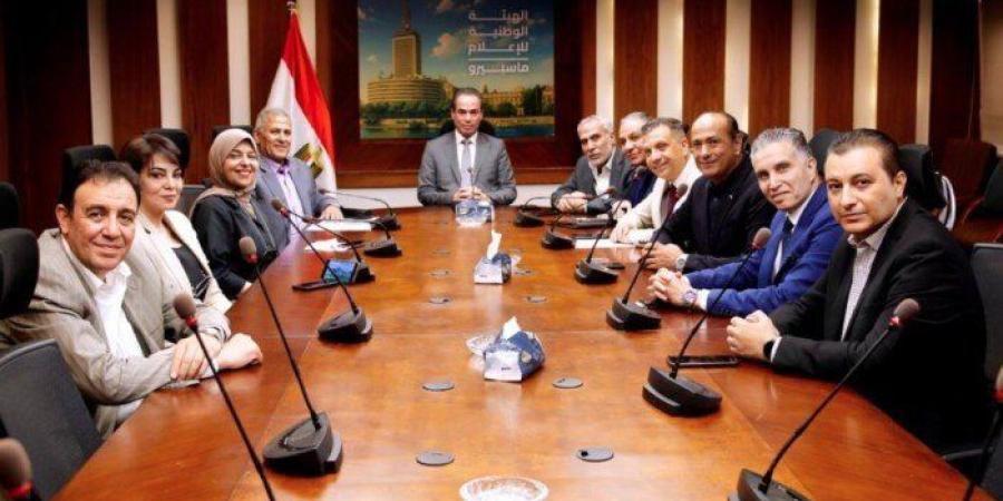 أحمد المسلماني يعقد اجتماعًا لتطوير قناة النيل للرياضة - تواصل نيوز