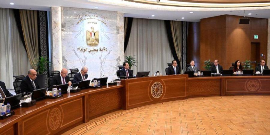 رئيس الوزراء يترأس الاجتماع الأسبوعي للحكومة.. ويوجه بمواصلة التعاون والتنسيق الفعال مع أعضاء مجلس النواب - تواصل نيوز