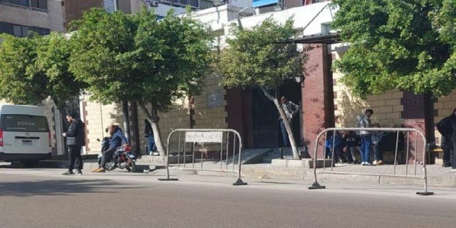 أسرة ضحية طليقها داخل مكتب محامٍ بالإسكندرية تنتظر خروج جثمانها من مشرحة كوم الدكة لدفنها - تواصل نيوز