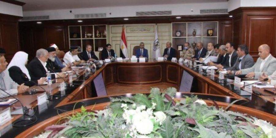 محافظ بني سويف يوجه بتركيز الإنفاق على المشروعات ذات الأولوية ومتابعة تنفيذ الخطة الاستثمارية 2026/2027 - تواصل نيوز