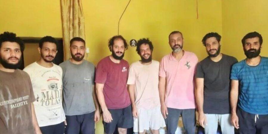 جهود واتصالات خلف الكواليس.. تفاصيل الإفراج عن 8 بحارة مصريين اختُطفوا قبالة الصومال - تواصل نيوز