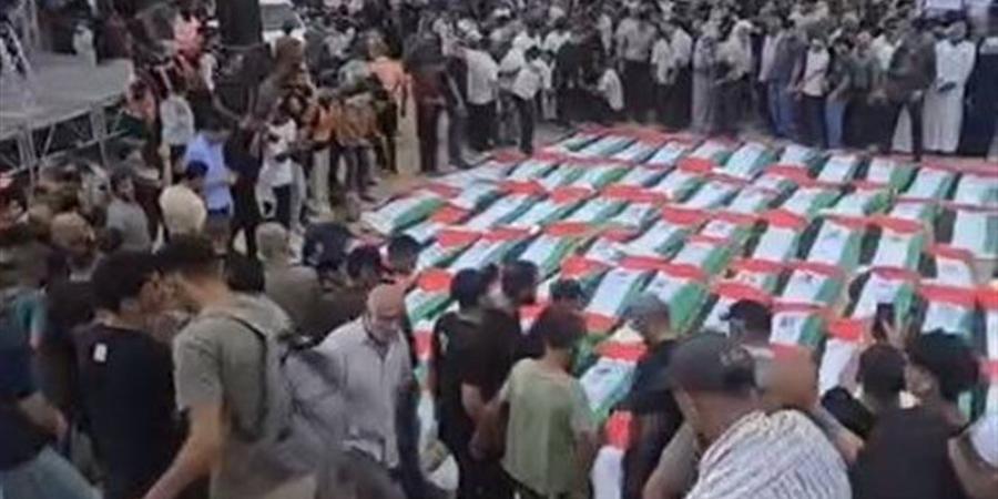 حماس تشيع جثامين 105 شهداء انتشلت رفاتهم من مربع التاج بغزة (فيديو) - تواصل نيوز
