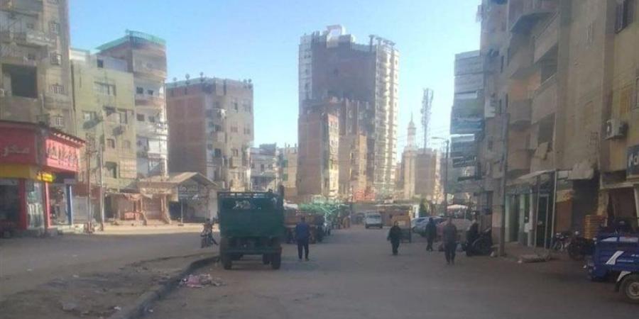 حملات مكبرة لرفع إشغالات السوق الأسبوعي العشوائي في فاقوس - تواصل نيوز