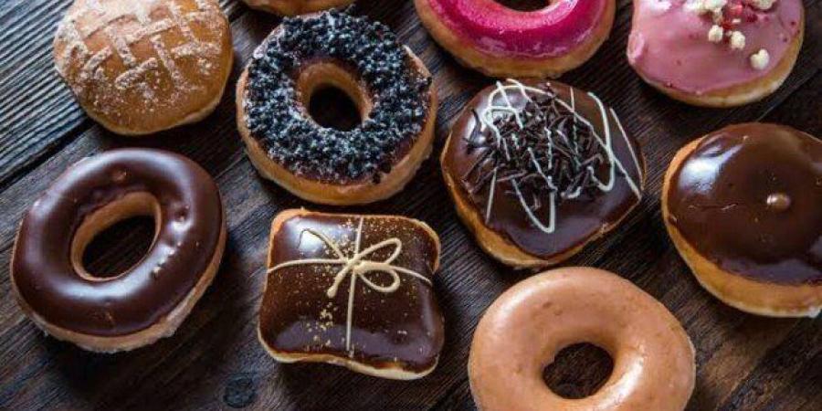 بخطوات بسيطة.. طريقة عمل الدونتس في المنزل - تواصل نيوز