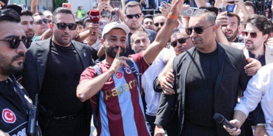 محمد صلاح يغادر إنجلترا ويعود لتدريبات طرابزون سبور بعد قرار عدم مشاركته أمام جنوب أفريقيا - تواصل نيوز