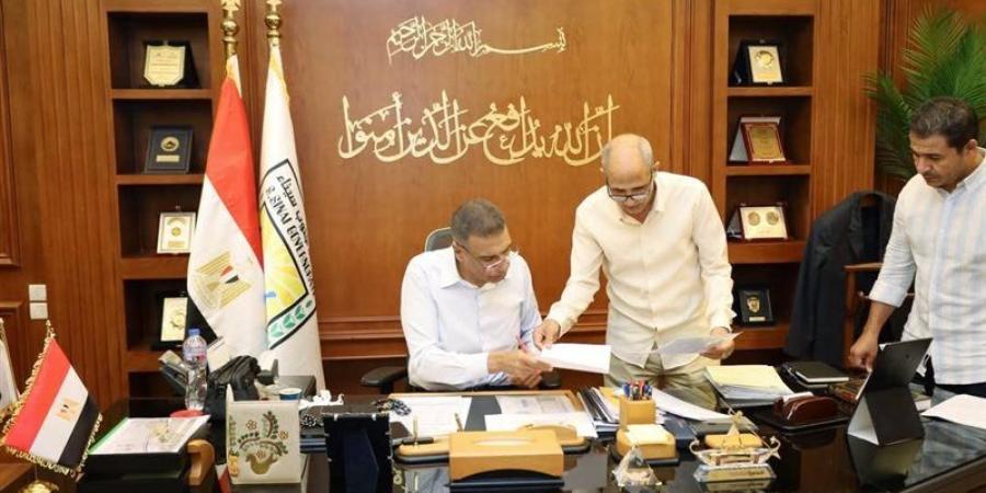 محافظ جنوب سيناء يعتمد عددًا من عقود تقنين أراضي دهب ويوجه بسرعة إكمال الإجراءات - تواصل نيوز