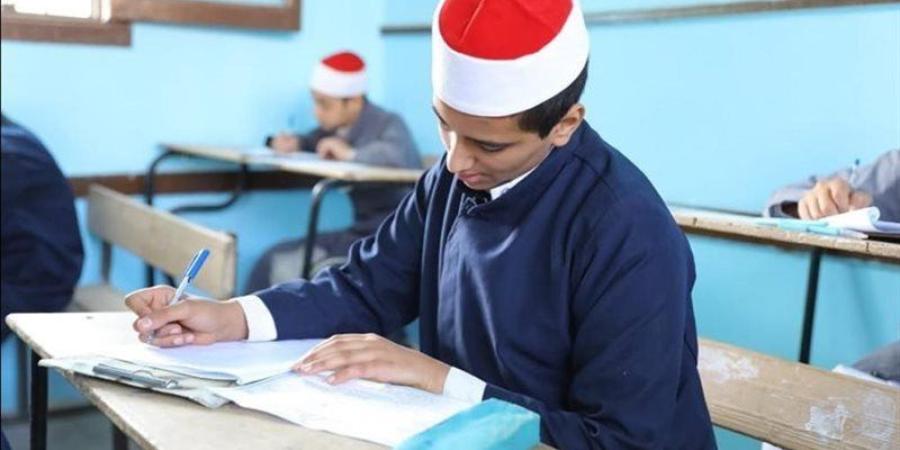 لطلاب أولى وثانية إعدادي أزهري، توزيع درجات المواد وضوابط النجاح في نظام التقييم الجديد - تواصل نيوز