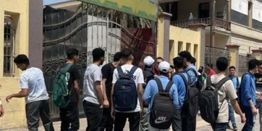 ديلر المدارس تحت الحصار.. 350 كيلو مخدرات و11 ألف قرص.. الداخلية تلاحق تجارة الموت حول الطلاب - تواصل نيوز