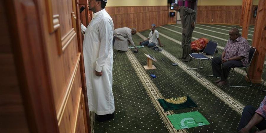 قبل صعود الخطيب أم بعده، حكم رفع الأذان مرتين في صلاة الجمعة - تواصل نيوز