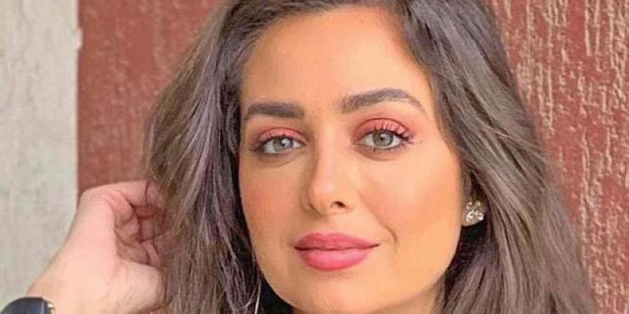 بعد أزمة مرضها.. هبة مجدي تظهر من داخل مسجد السيدة نفيسة - تواصل نيوز