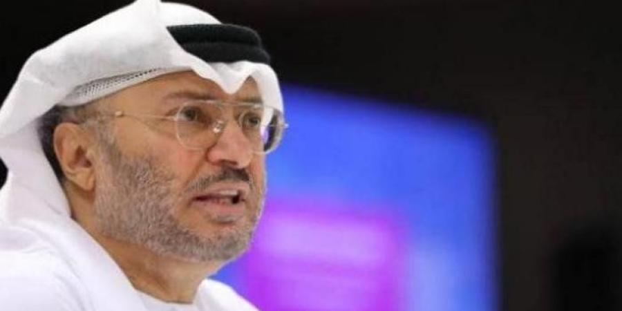قرقاش يشيد بطيار «فلاي دبي» بعد إنقاذ الرحلة FZ1073 من كارثة محتملة - تواصل نيوز