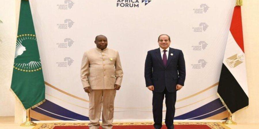 الرئيس السيسي يستقبل رئيس غانا في العلمين ويهنئه برئاسة الاتحاد الأفريقي 2027 - تواصل نيوز