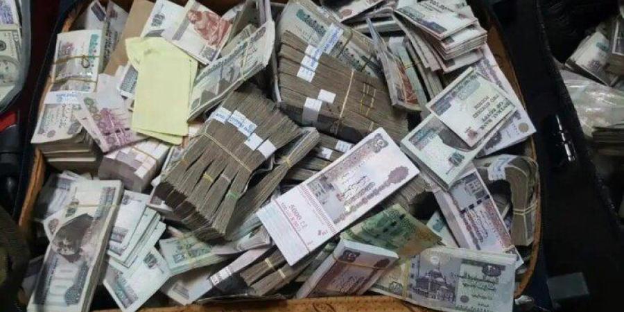 سقوط 3 أشخاص غسلوا 250 مليون جنيه وأخفوا نشاطهم في شراء المصانع والسيارات والعقارات - تواصل نيوز