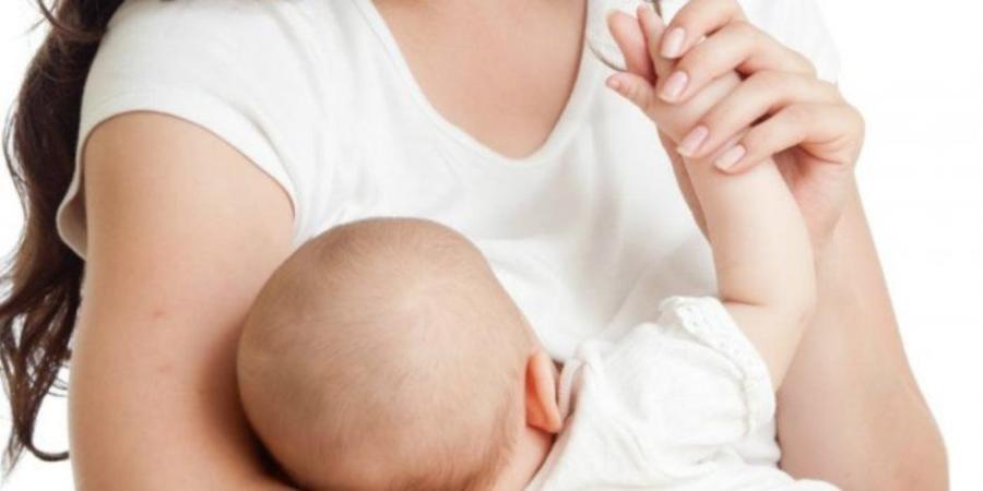 6 نصائح للتعامل مع قشرة شعر الأطفال تعرفي عليها - تواصل نيوز